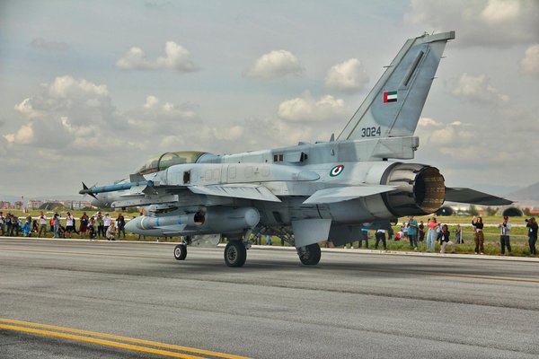 Choisissez une montre en bois pour un style écoresponsable chic.